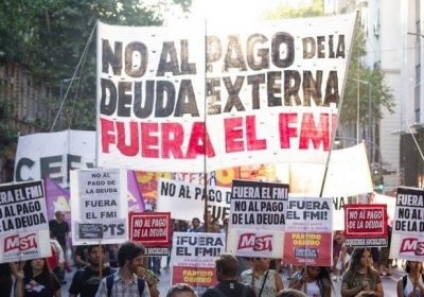 La denuncia penal contra Macri por la deuda contraida
