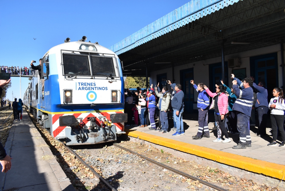 Regreso oficial del tren de pasajeros